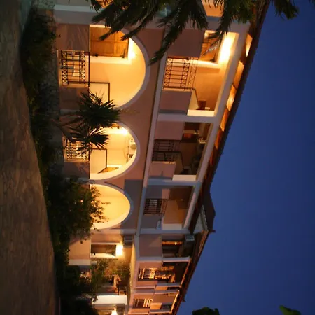 Lägenhetshotell Antonio 3*